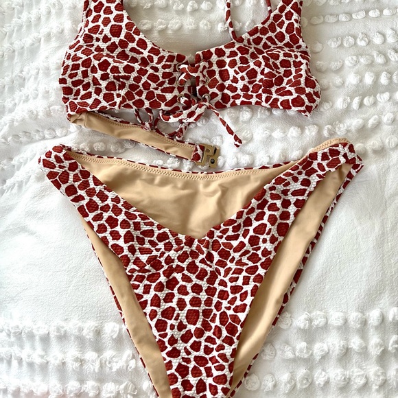 Lulu’s Bikini - Picture 4 of 4